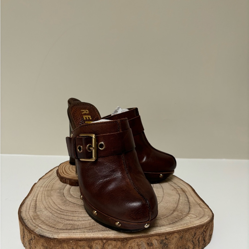 REPORT Brown Leather Laurent clog platform buckle